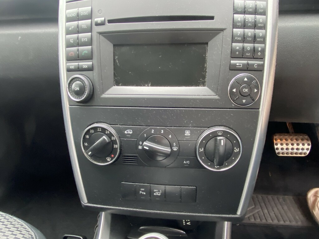 Mercedes-Benz A Class Hatchback 2.0 A180 Cdi Avantgarde Se 200959 Black #5