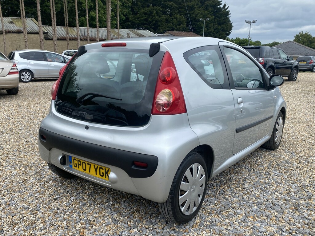 Peugeot 107 Hatchback 1.0 12V Urban 200707 Silver #3