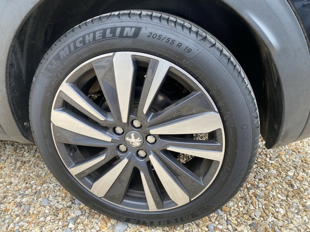 Peugeot 3008 1.2 Puretech Gt Line Black #4