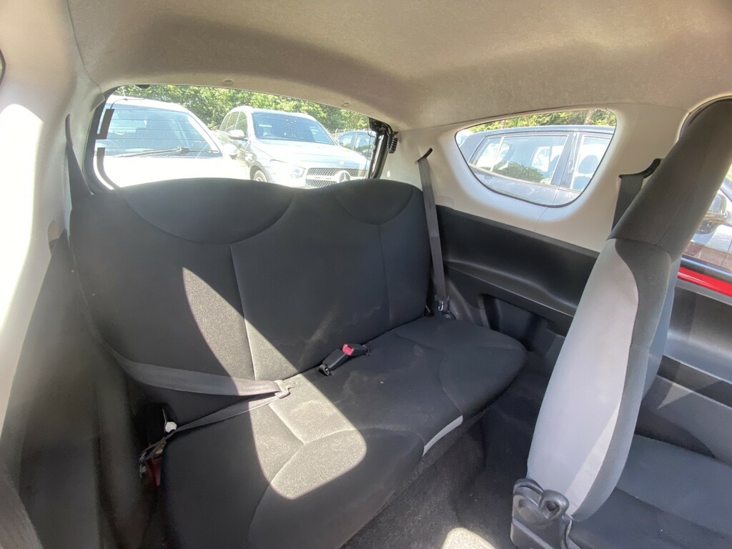 Toyota Aygo 1.0 Vvt-i Red #6