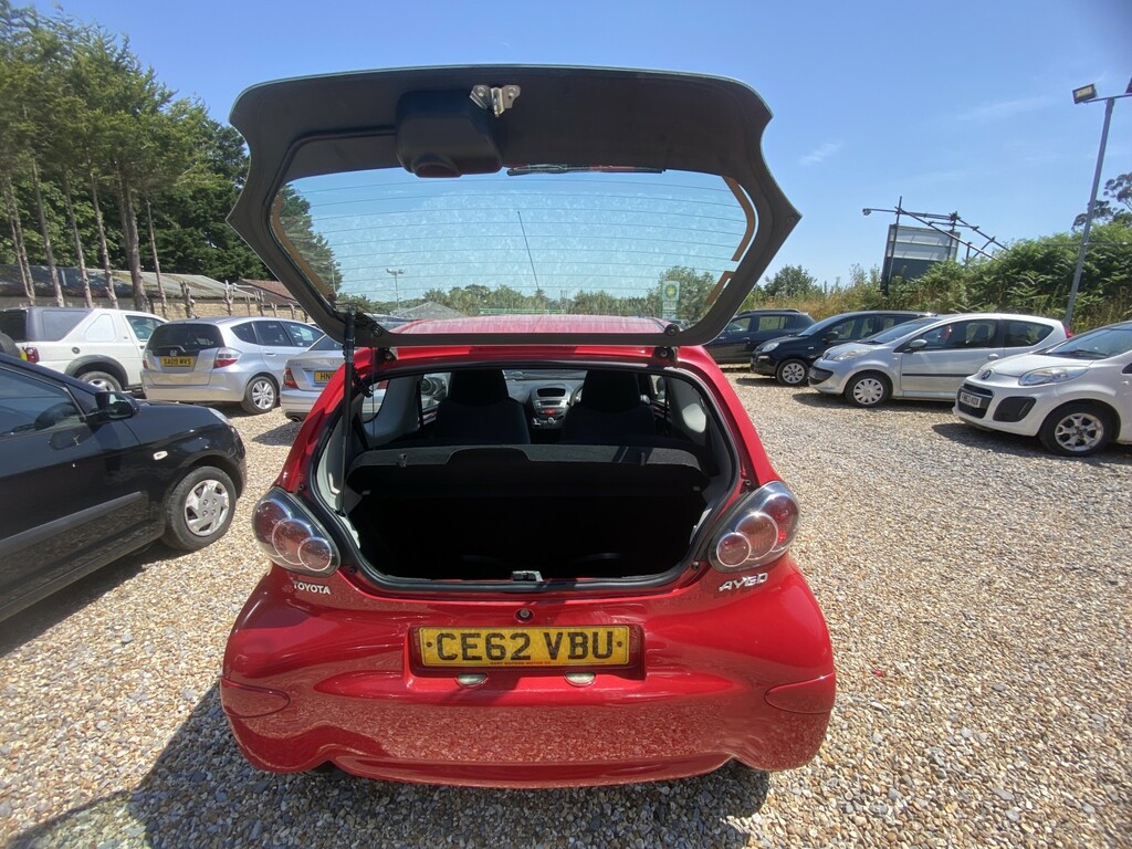 Toyota Aygo 1.0 Vvt-i Red #4