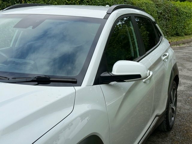 Hyundai Kona 1.0 T-gdi Blue Drive Premium Se Suv Man LGZ6056 White #3
