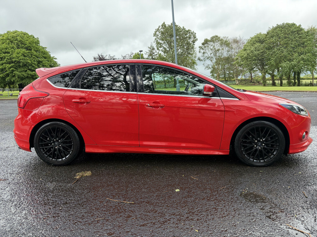 Ford Focus Zetec S Tdci Red #3