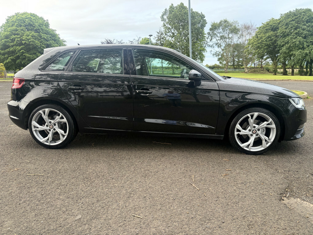 Audi A3 Sportback Se Tdi  #3