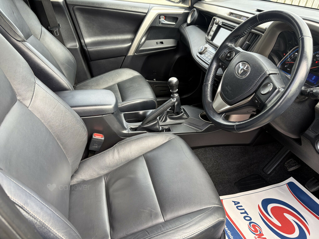 Toyota Rav 4 Invincible D-4d 4X2 #6