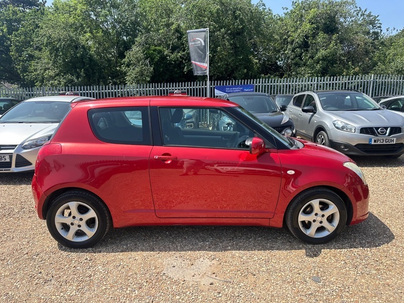 Suzuki Swift 1.5 Glx Hatchback Red #3