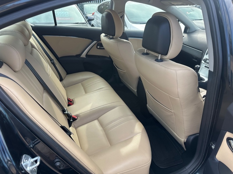 Toyota Avensis 2.0L Tr D-4d Grey #18