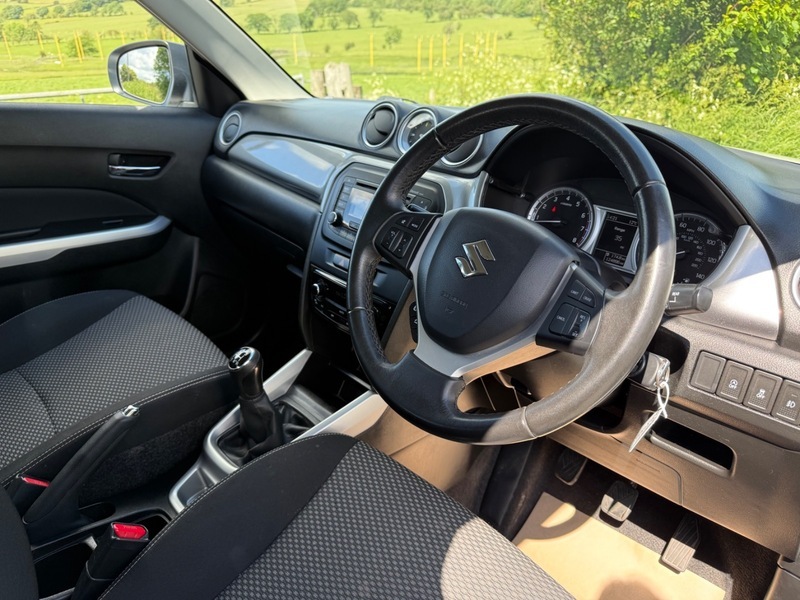 Suzuki Vitara Hatchback Blue #9