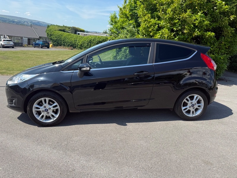 Ford Fiesta Zetec Black #6