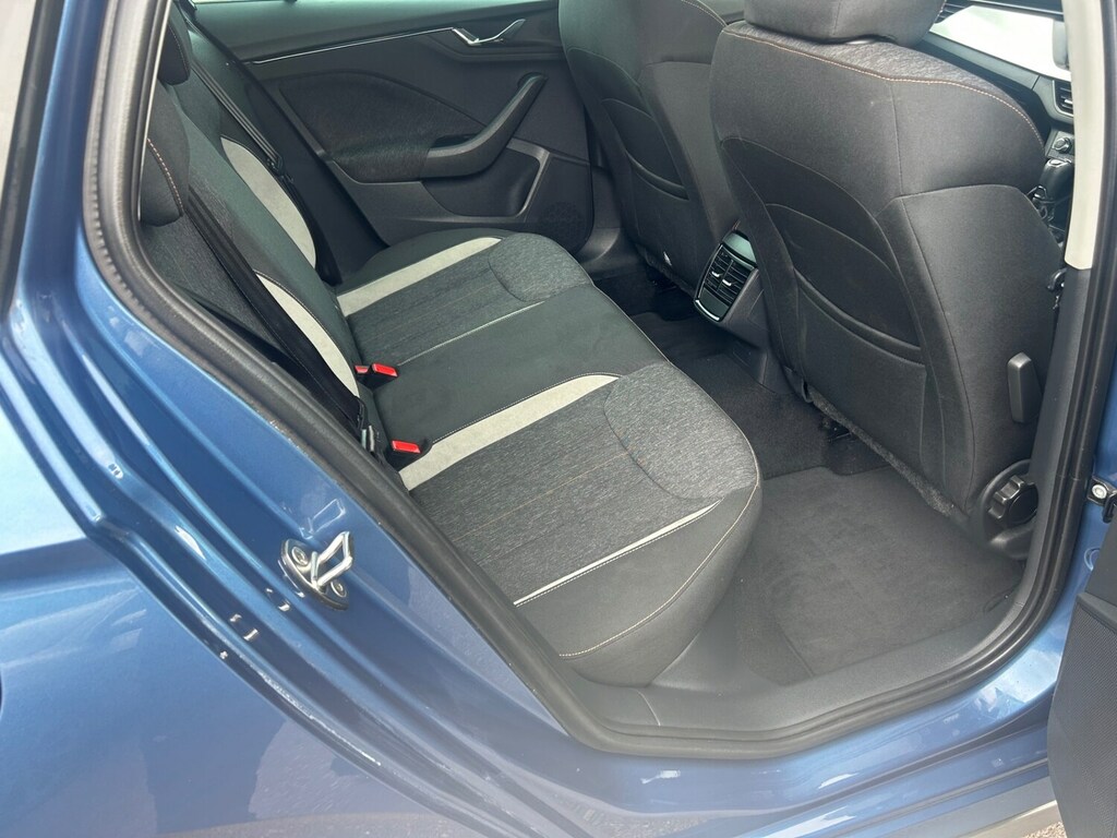Skoda Kamiq 1.6 Tdi Se L Dsg Blue #6