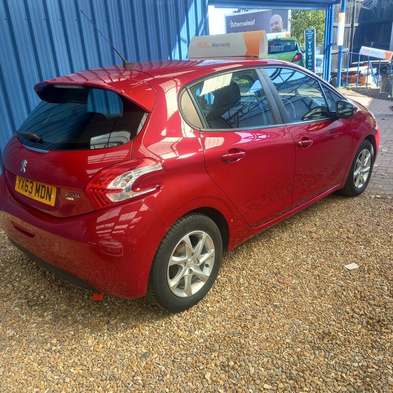 Peugeot 208 1.4 E-hdi Active Egc Euro 5 Ss Red #5