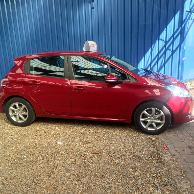 Peugeot 208 1.4 E-hdi Active Egc Euro 5 Ss Red #3