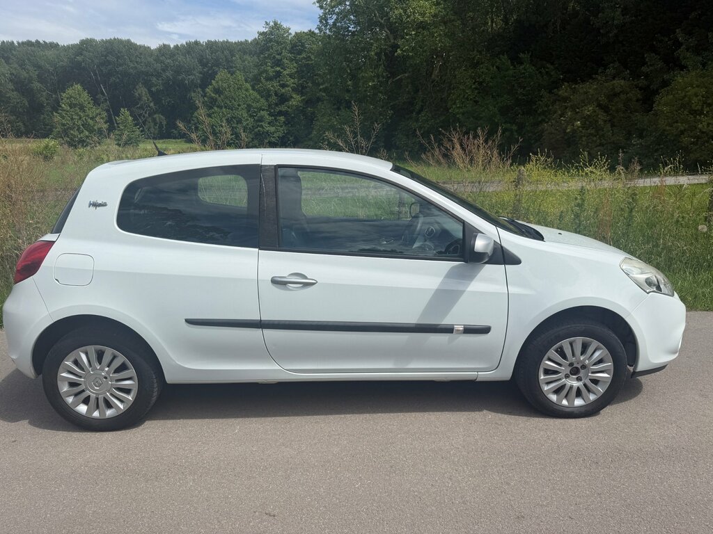 Renault Clio 1.2 I-music Hatchback Euro 5 75 White #3