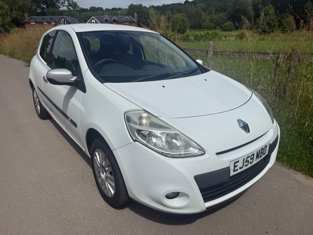 Renault Clio 1.2 I-music Hatchback Euro 5 75 White