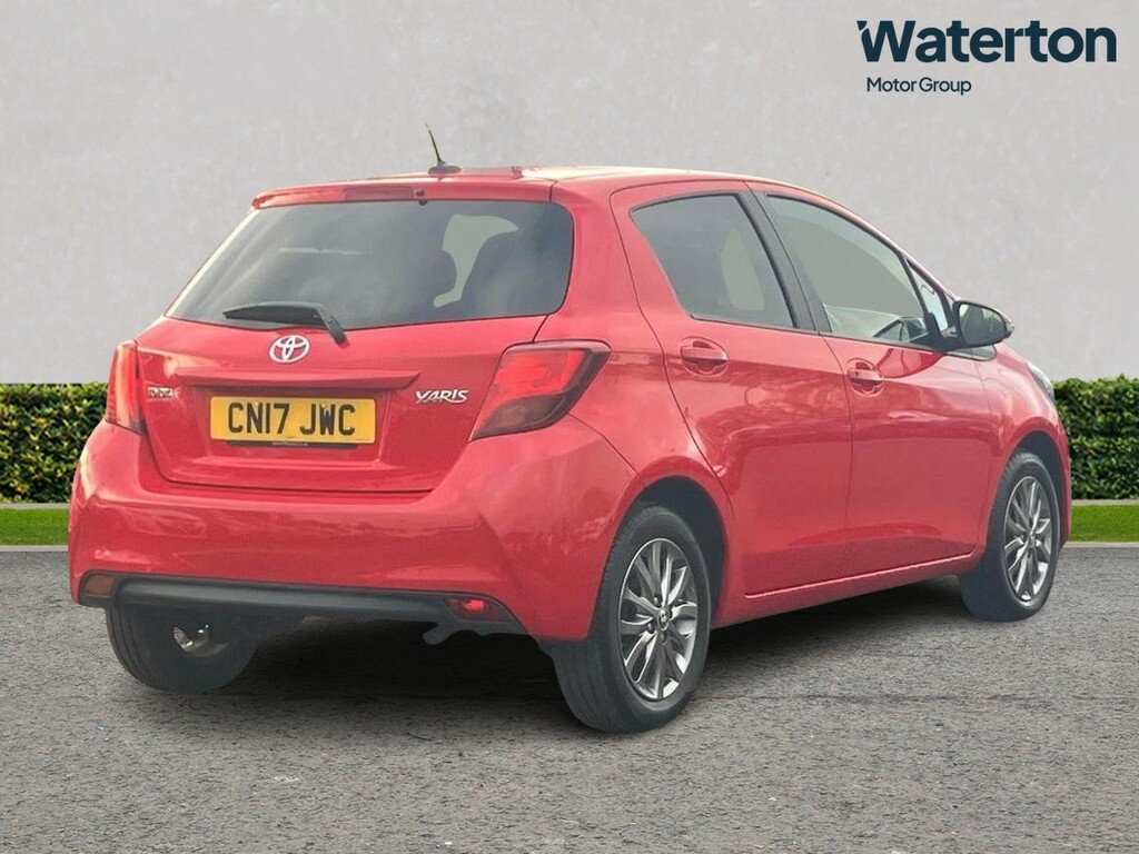 Toyota Yaris 1.33 Vvt-i Icon CN17JWC Red #3