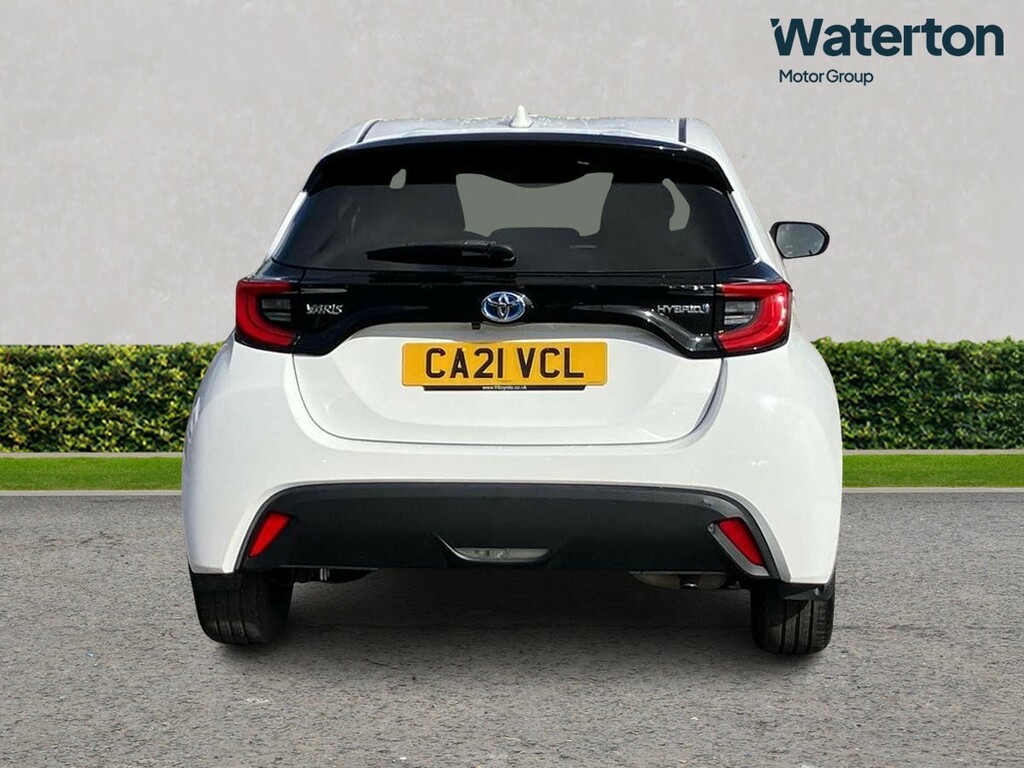 Toyota Yaris 1.5 Hybrid Design Cvt CA21VCL White #4