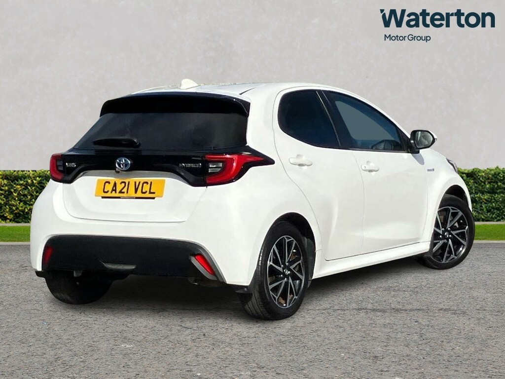 Toyota Yaris 1.5 Hybrid Design Cvt CA21VCL White #3