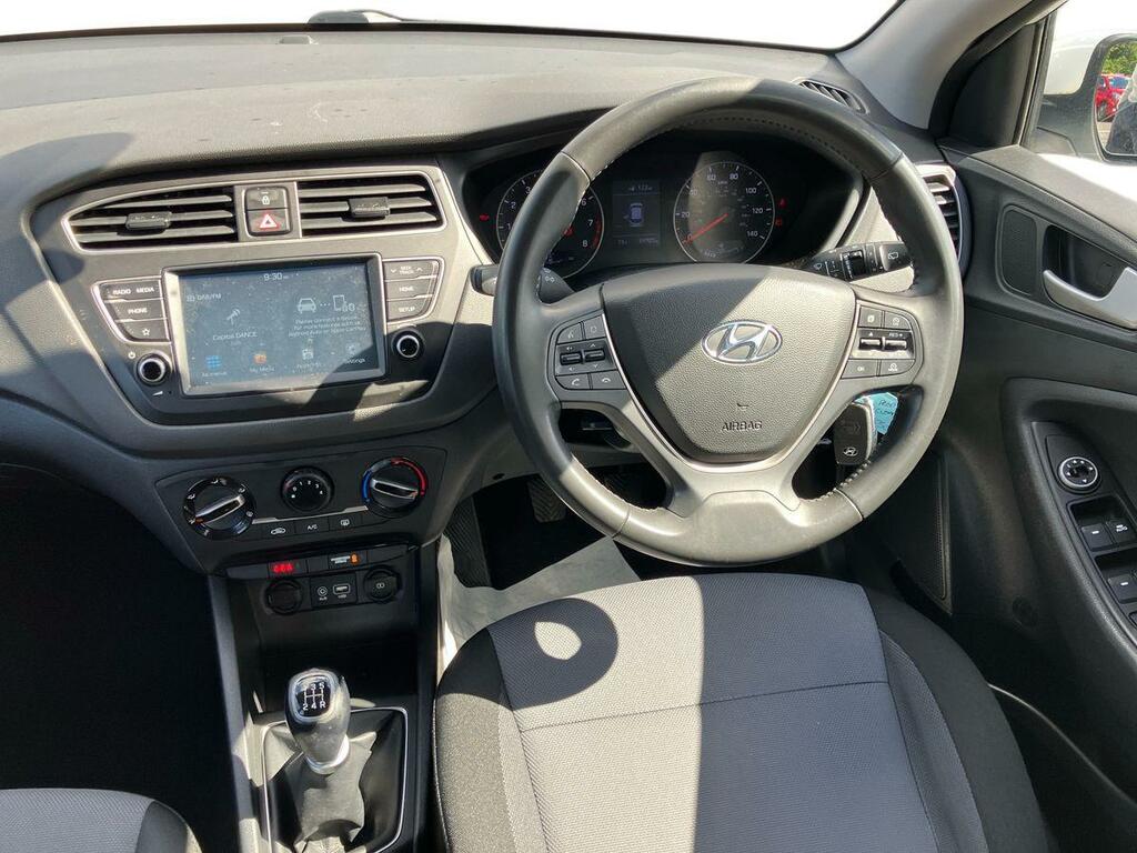 Hyundai I20 Hatchback White #12