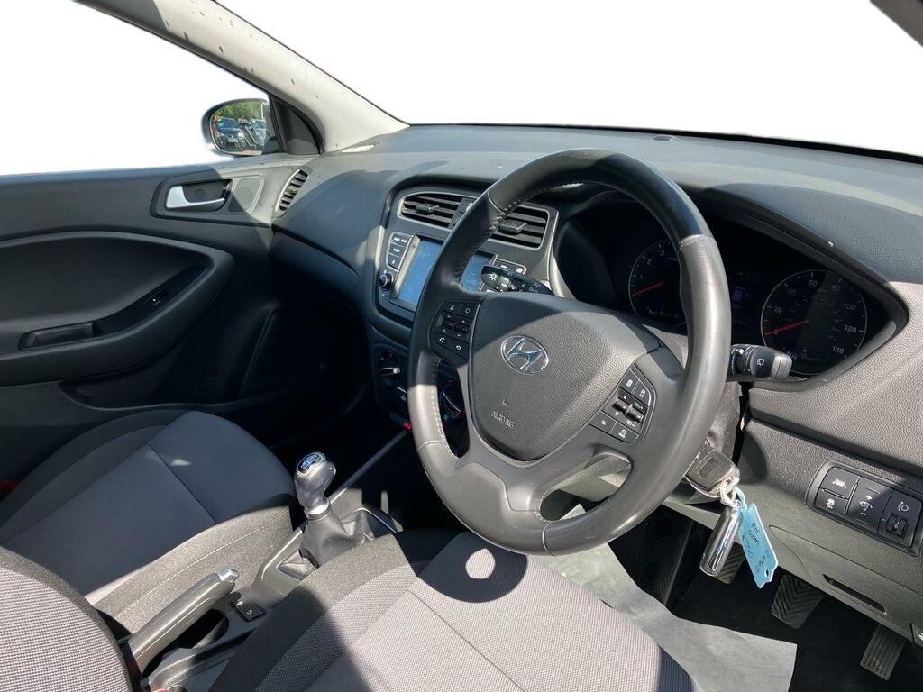 Hyundai I20 Hatchback White #10