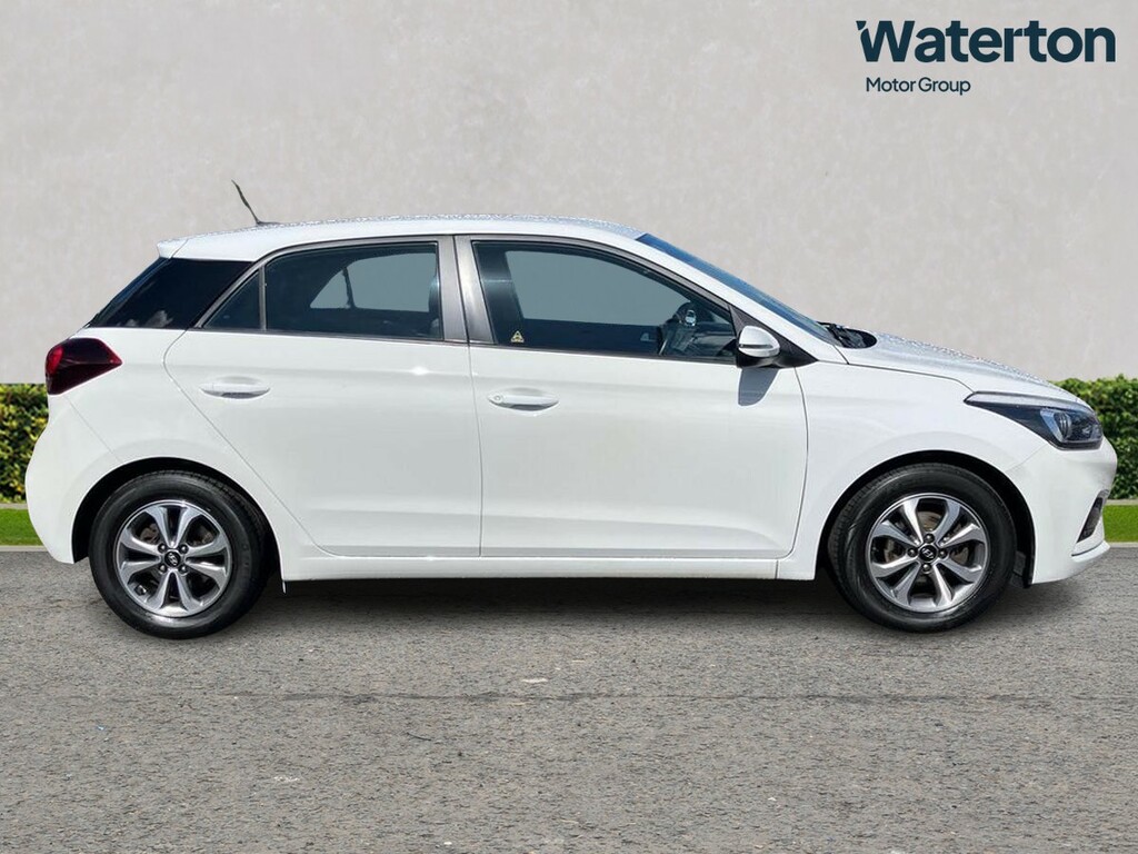 Hyundai I20 Hatchback White #2