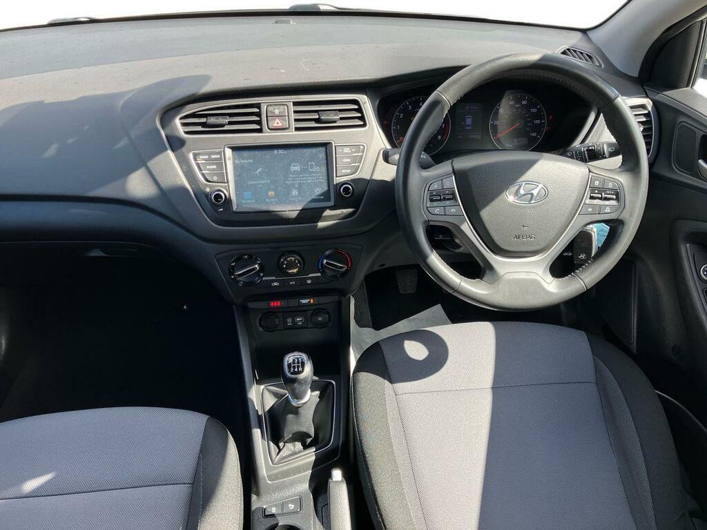 Hyundai I20 Hatchback White #11
