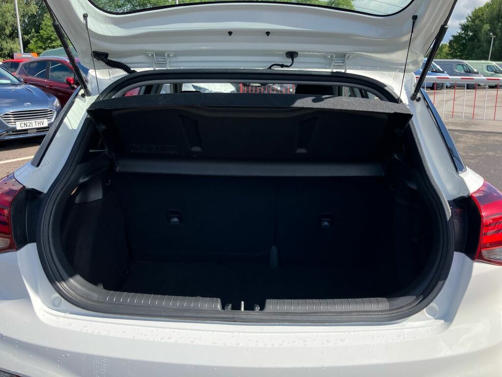 Hyundai I20 Hatchback White #18