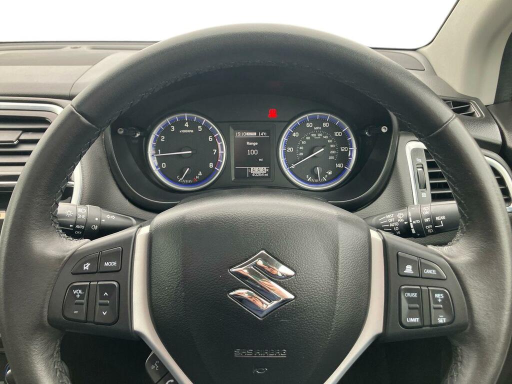 Suzuki SX4 S Cross Hatchback White #13