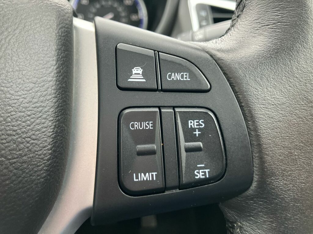 Suzuki SX4 S Cross Hatchback White #25
