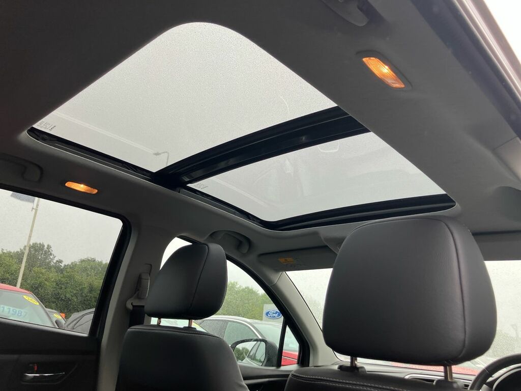 Suzuki SX4 S Cross Hatchback White #21
