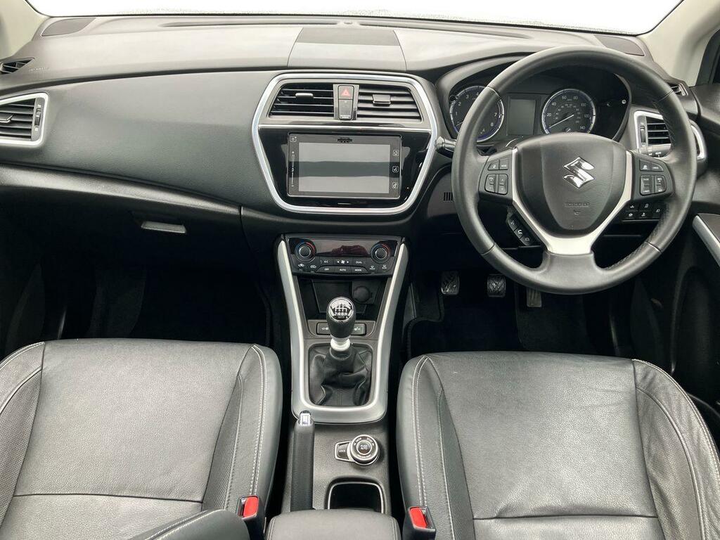 Suzuki SX4 S Cross Hatchback White #11