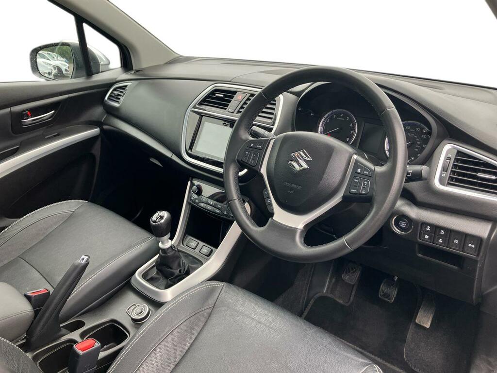 Suzuki SX4 S Cross Hatchback White #10