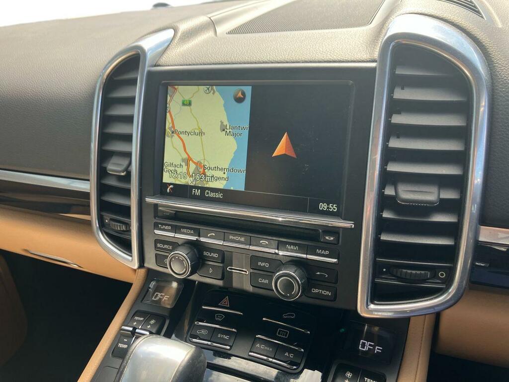 Porsche Cayenne 3.0 D V6 Tiptronic S 262 Bhp White #20