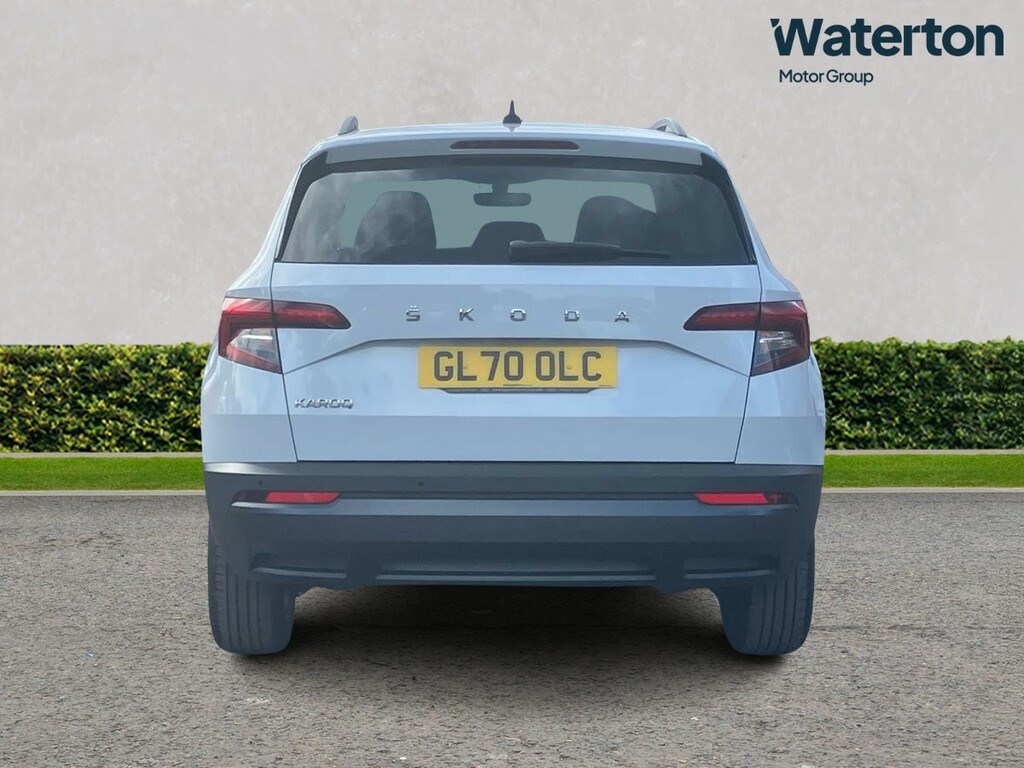 Skoda Karoq 1.5 Tsi Se Dsg White #4