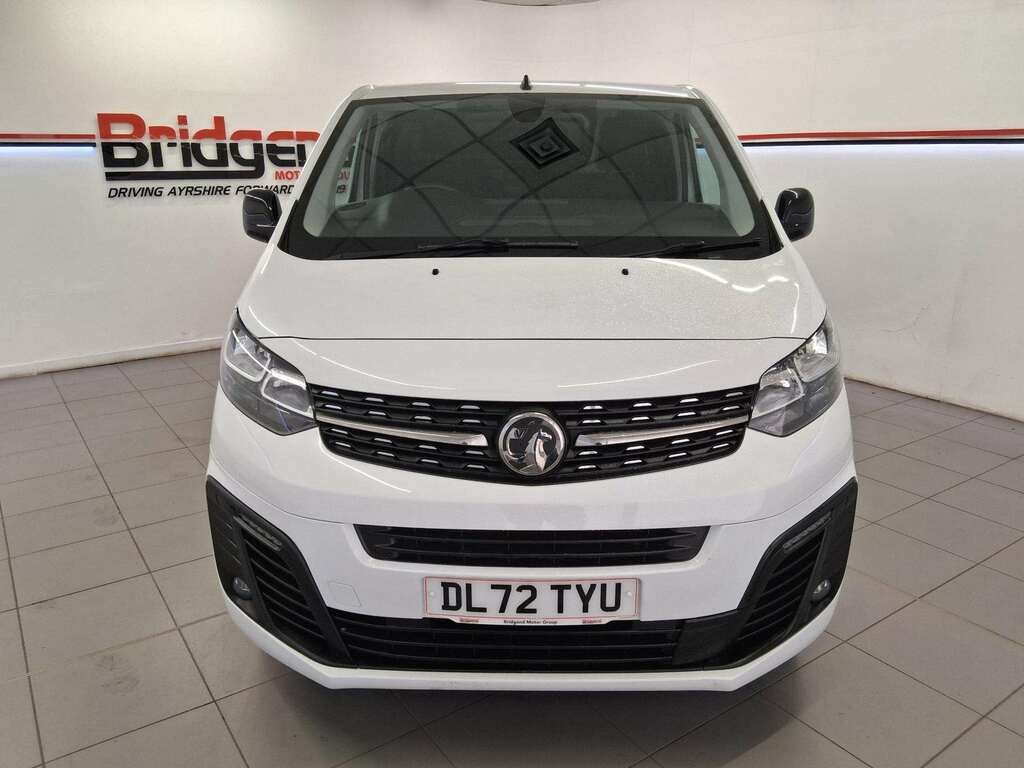 Vauxhall Vivaro 2.0 Turbo D 3100 Pro Panel Van 6Dr L White