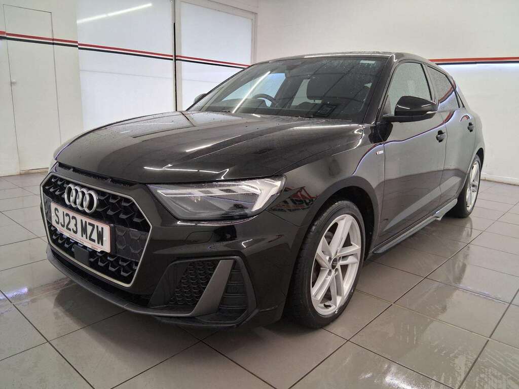Audi A1 1.0 Tfsi 30 S Line Sportback SJ23MZW Black #3