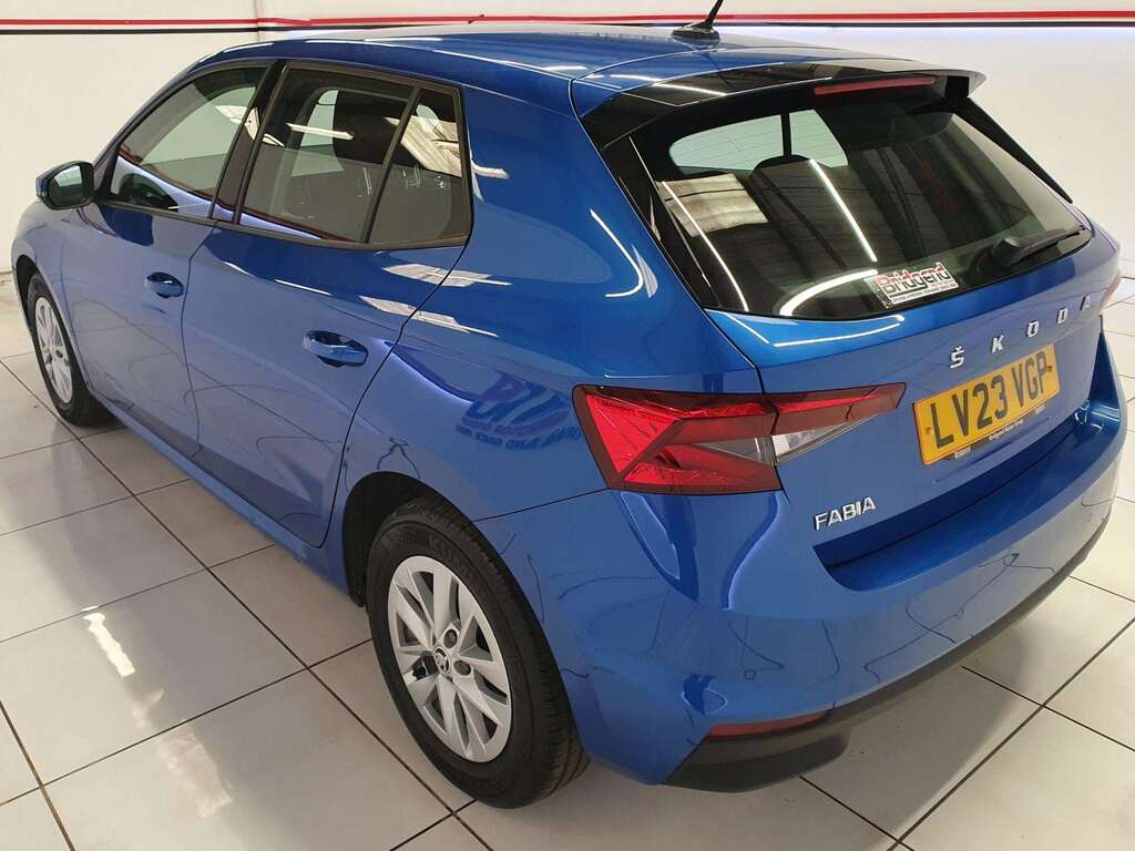 Skoda Fabia 1.0 Tsi Se Comfort Hatchback LV23VGP Blue #4