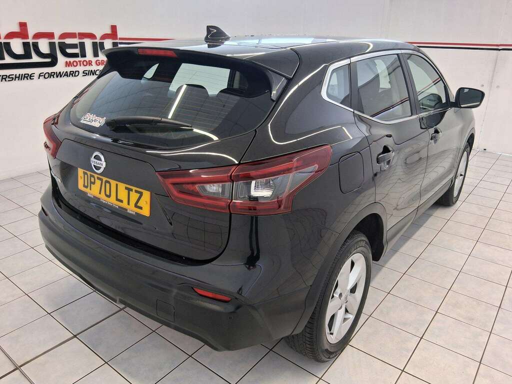 Nissan Qashqai 1.3 Dig-t Acenta Premium Suv DP70LTZ Black #6
