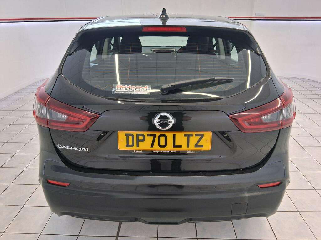 Nissan Qashqai 1.3 Dig-t Acenta Premium Suv DP70LTZ Black #5