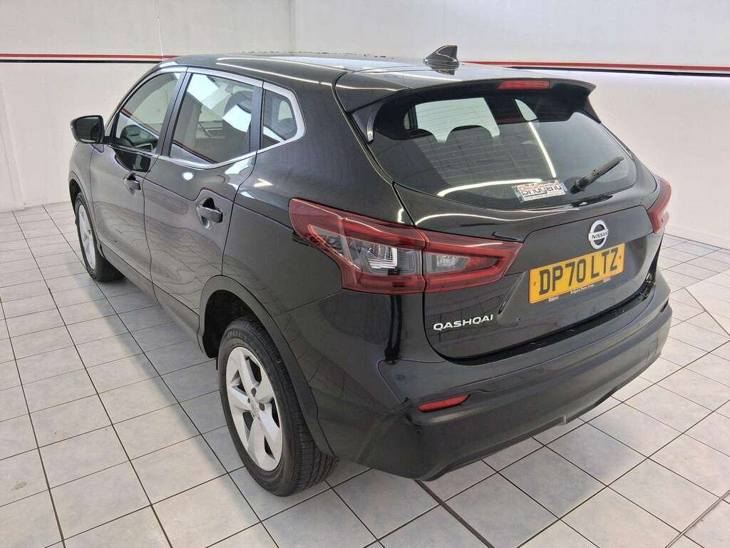 Nissan Qashqai 1.3 Dig-t Acenta Premium Suv DP70LTZ Black #4