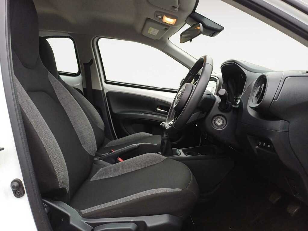Toyota Aygo 1.0 Vvt-i Pure Hatchback White #4