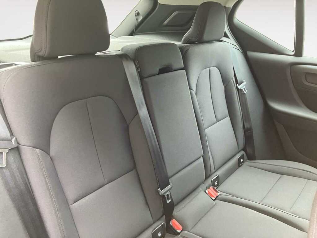Volvo XC40 1.5 T3 Momentum Suv FY70YOC Red #6