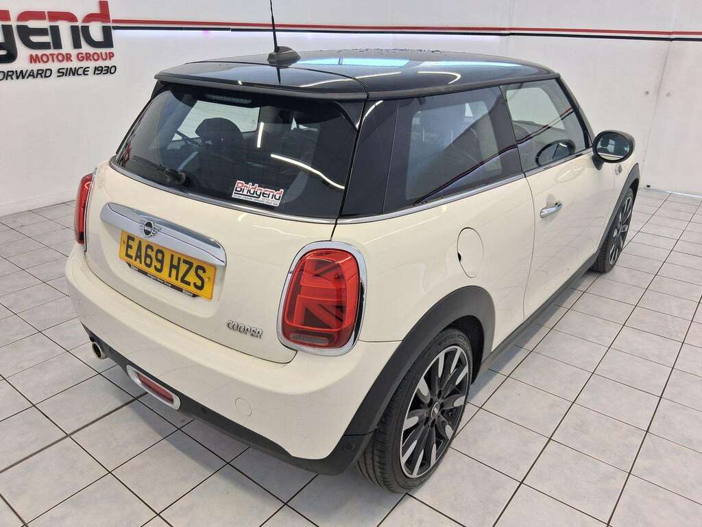 Mini Hatch 1.5 Cooper Exclusive Hatchback EA69HZS White #6
