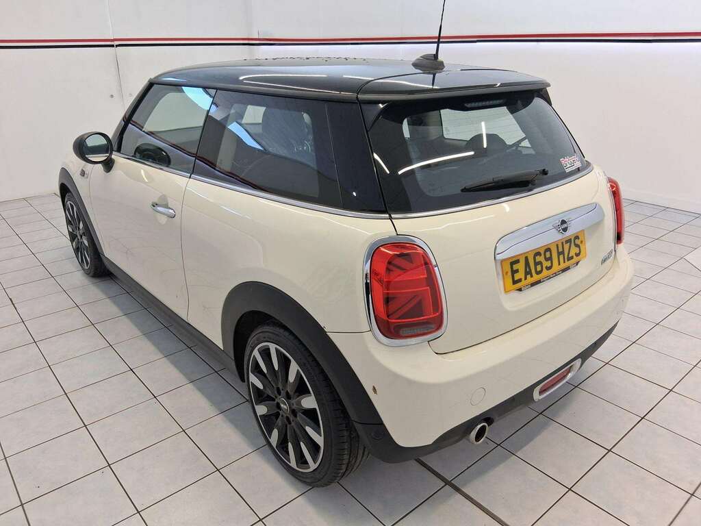 Mini Hatch 1.5 Cooper Exclusive Hatchback EA69HZS White #4