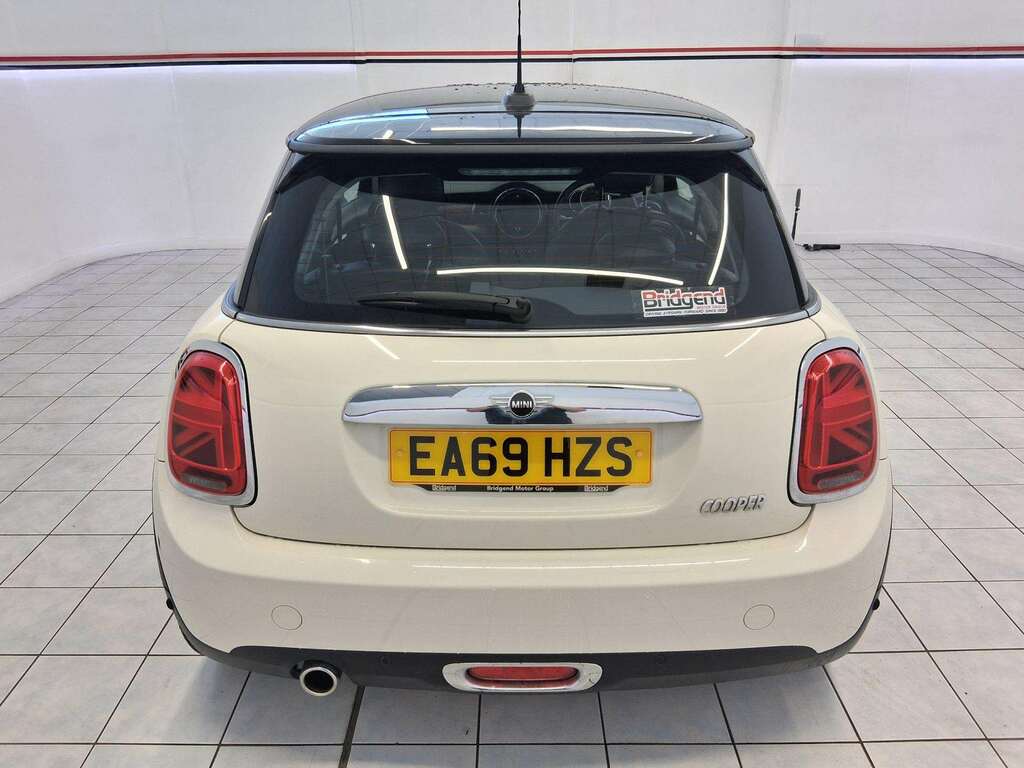 Mini Hatch 1.5 Cooper Exclusive Hatchback EA69HZS White #5