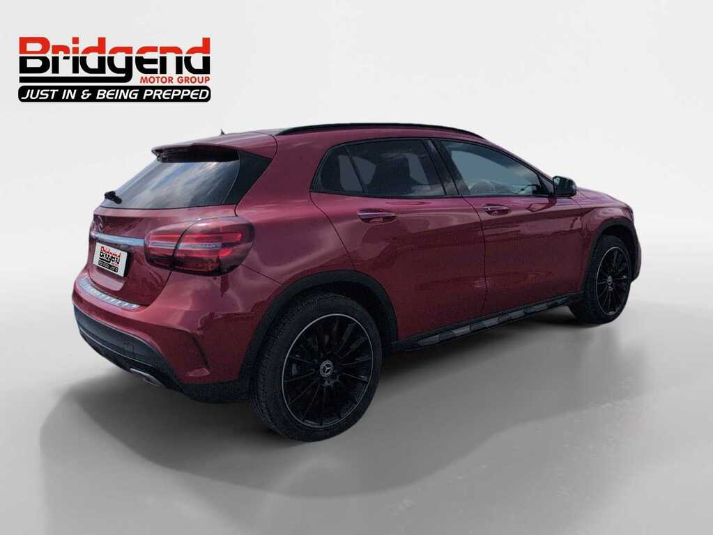 Mercedes-Benz GLA Class 1.6 Gla200 Amg Line Edition Plus Suv Red #3