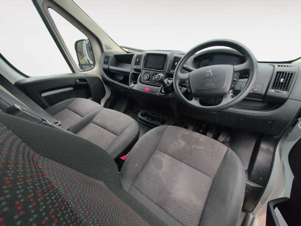 Peugeot Boxer 2.2 Bluehdi 335 Professional Premium Panel Van 5 YE73BVK White #5