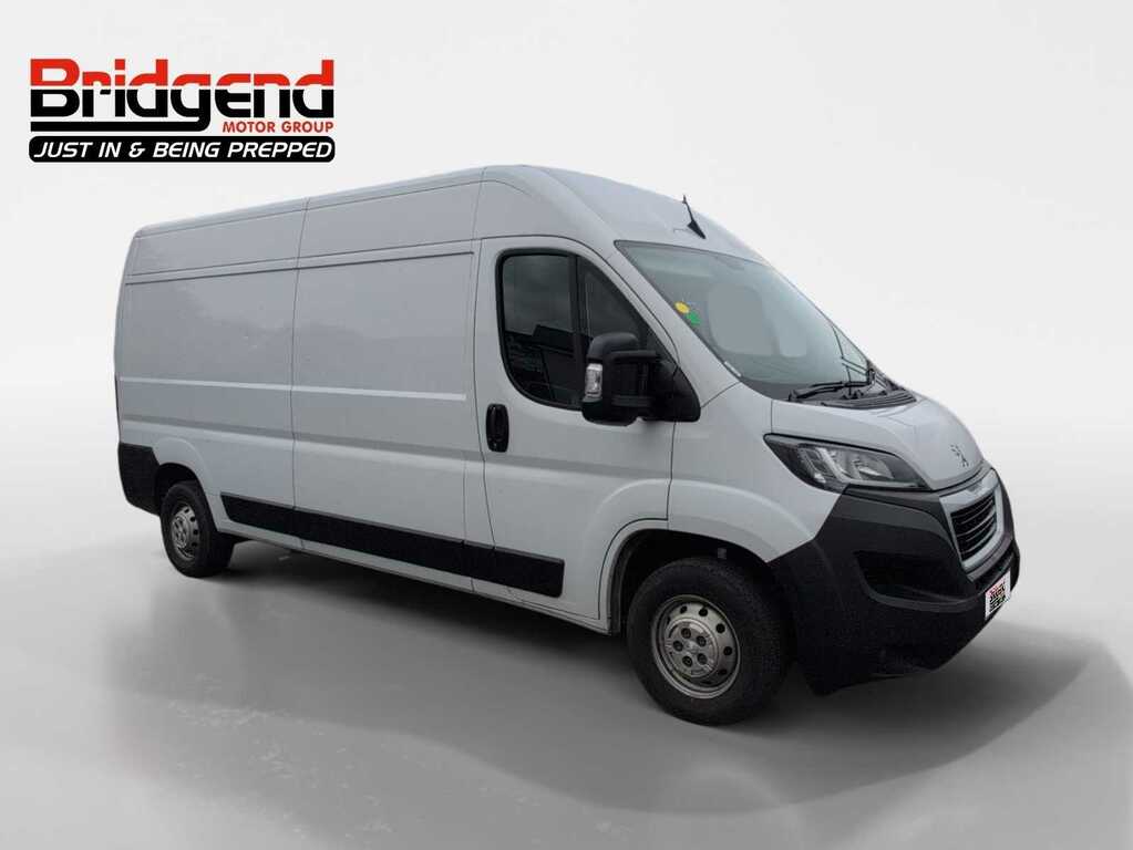 Peugeot Boxer 2.2 Bluehdi 335 Professional Premium Panel Van 5 YE73BVK White