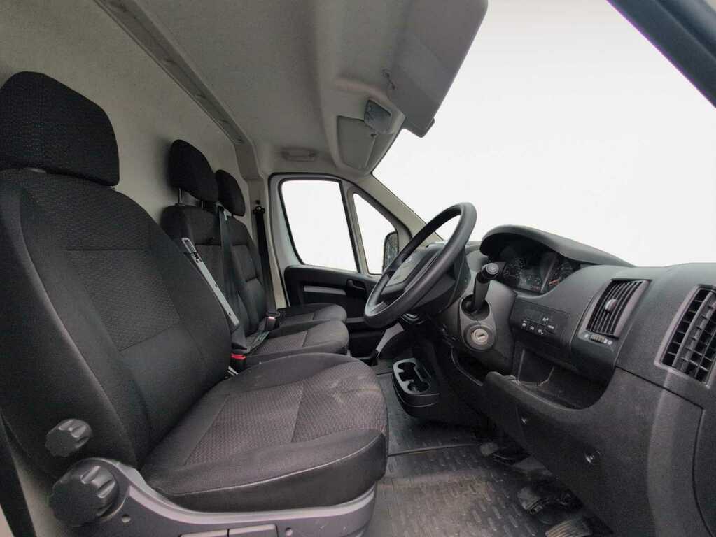 Peugeot Boxer 2.2 Bluehdi 335 Professional Premium Panel Van 5 YE73BVK White #4