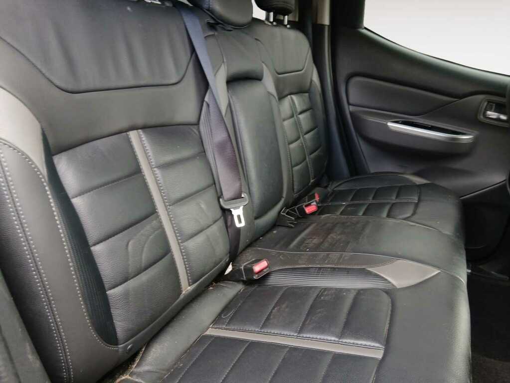 Mitsubishi L200 2.4 Di-d Dc Barbarian Pickup Double Cab Black #6