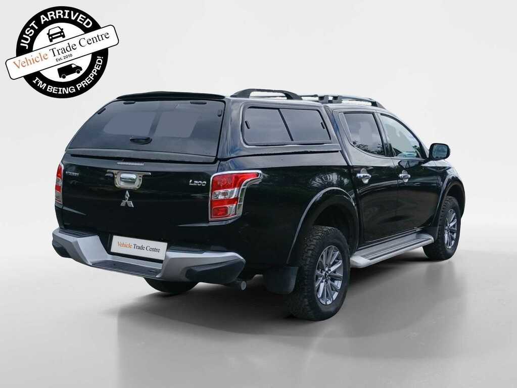 Mitsubishi L200 2.4 Di-d Dc Barbarian Pickup Double Cab Black